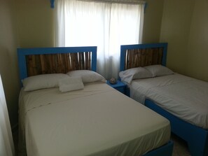 Premium bedding, down duvets, free WiFi, bed sheets - Hotel Paraiso (Paraiso)