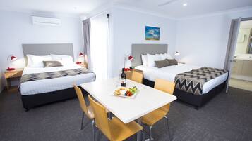 Family Suite, Multiple Beds, Kitchenette, Courtyard Area