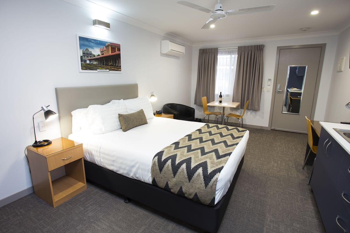 Studio Suite Executive, 1 giường cỡ queen, bếp nhỏ | 1 phòng ngủ, bộ đồ giường cao cấp, phòng cách âm