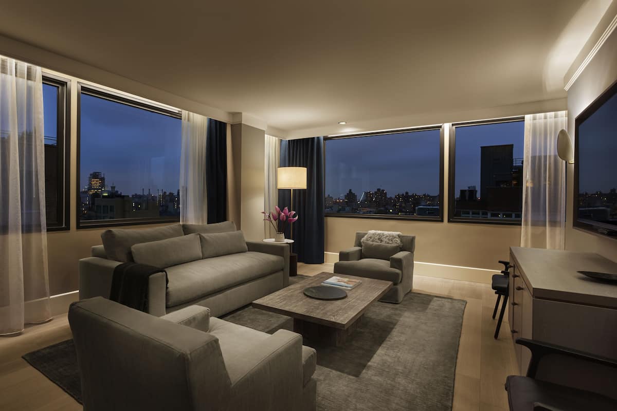 Suite (Howard) | Hypoallergeen beddengoed, een minibar, een kluis op de kamer, een bureau