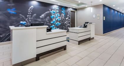 La Quinta Inn & Suites by Wyndham Odessa N. - Sienna Tower