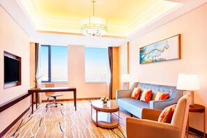 Down comforters, minibar, in-room safe, desk