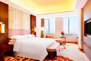 Down comforters, minibar, in-room safe, desk