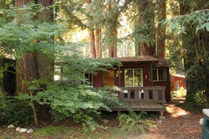 Classic Cottage, 1 Bedroom, Kitchen, River View (Cottage 3) | Balcony