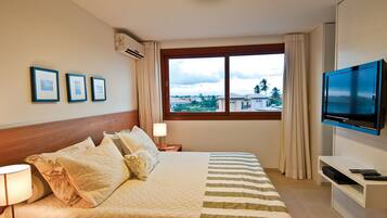 Hus (04 Suites) | Individuelt dekorert, blendingsgardiner og barnesenger