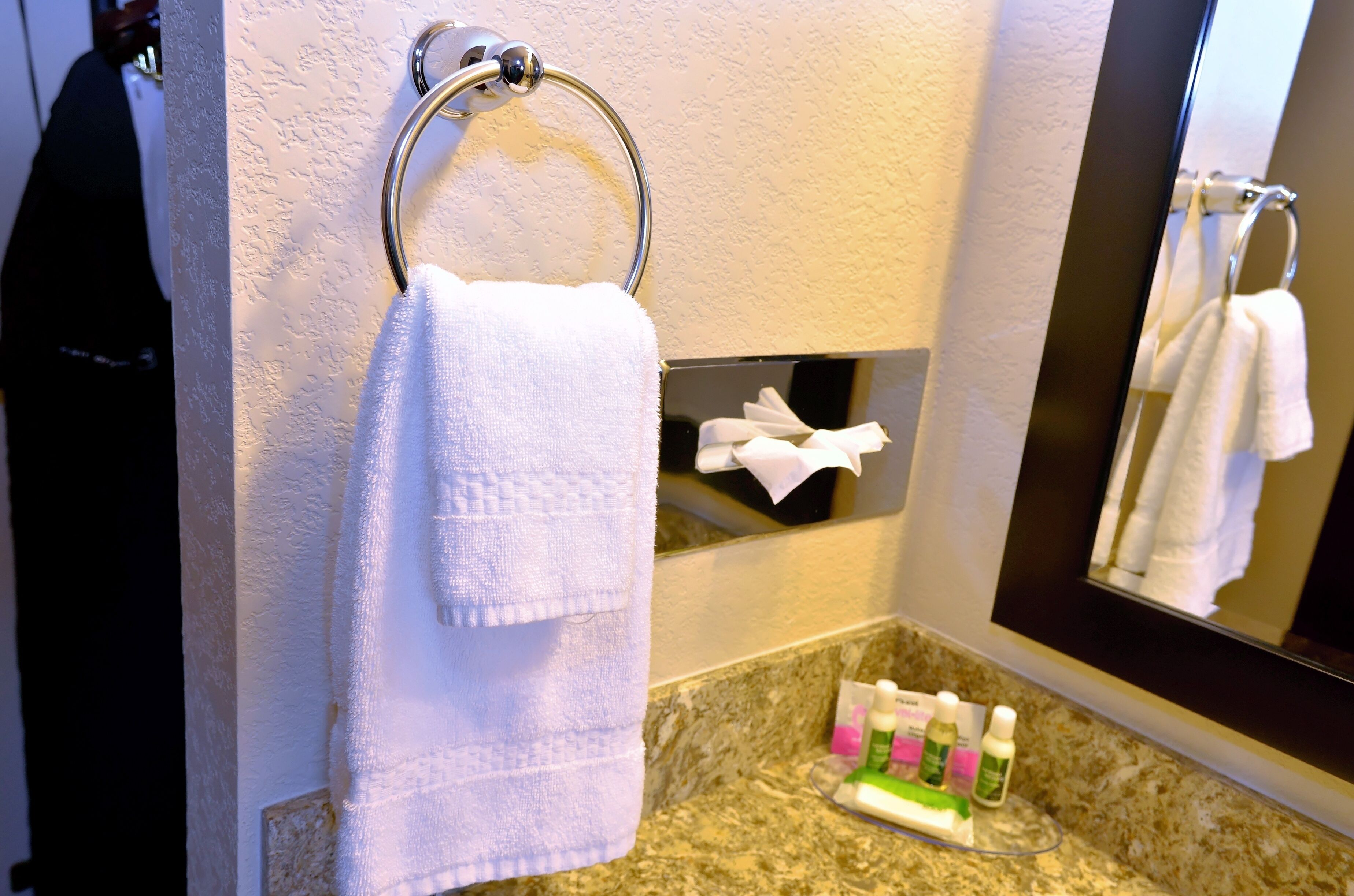 studio, 1 king bed with sofa bed, non smoking | bathroom | combined shower/bathtub, free toiletries, hair dryer, towels