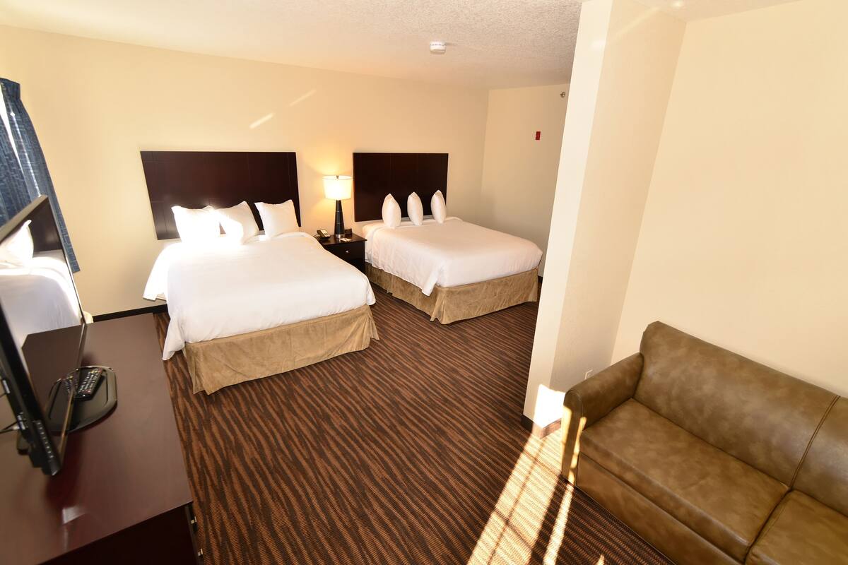 Family Suite, Multiple Beds, Non Smoking | Premium bedding, desk, laptop workspace, iron/ironing board