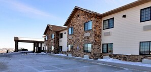 Exterior - Cobblestone Inn & Suites - Holstein (Holstein)