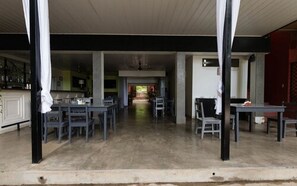 Interior detail - Laguna del Cocodrilo (Tamarindo)