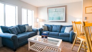 Condo, 2 phòng ngủ, ban công (Bedroom House Gulfside) | Bàn ủi/dụng cụ ủi quần áo 