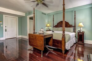 Quarto casal clássico | 1 quarto, roupas de cama premium, edredons de pluma