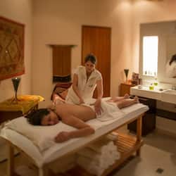 Trị liệu toàn thân, liệu pháp hương thơm, massage đá nóng