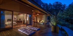 Honeymoon Suite, Patio, Garden View | 1 bedroom, premium bedding, minibar, in-room safe - Kuriuwa Hotel (Camanducaia)