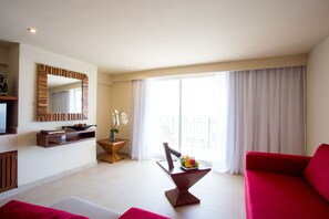 Deluxe Junior Suite Bay View King | Caja de seguridad en la habitación y tabla de planchar con plancha 