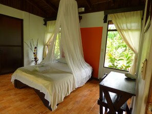 Standard Bungalow, 1 Double Bed, Jetted Tub, Mountain View