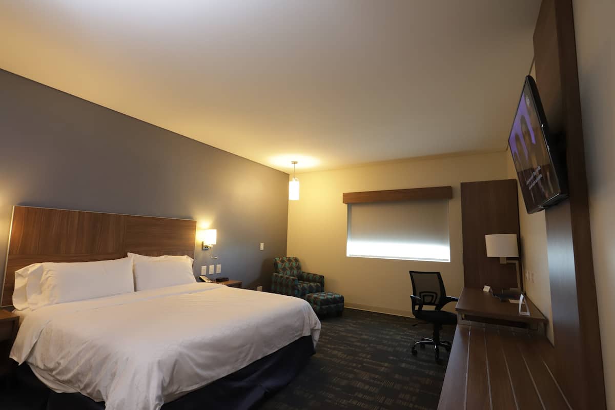 Standard Room, 1 King Bed