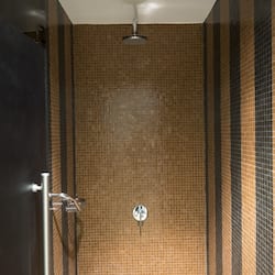 Hydrotherapy, facials, 2 treatment rooms, manicures and pedicures