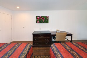 Cots/infant beds, free WiFi, bed sheets