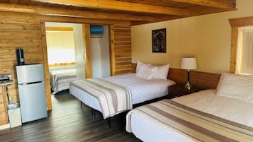 Cabaña, varias camas | Cortinas opacas, wifi gratis, accesible en silla de ruedas