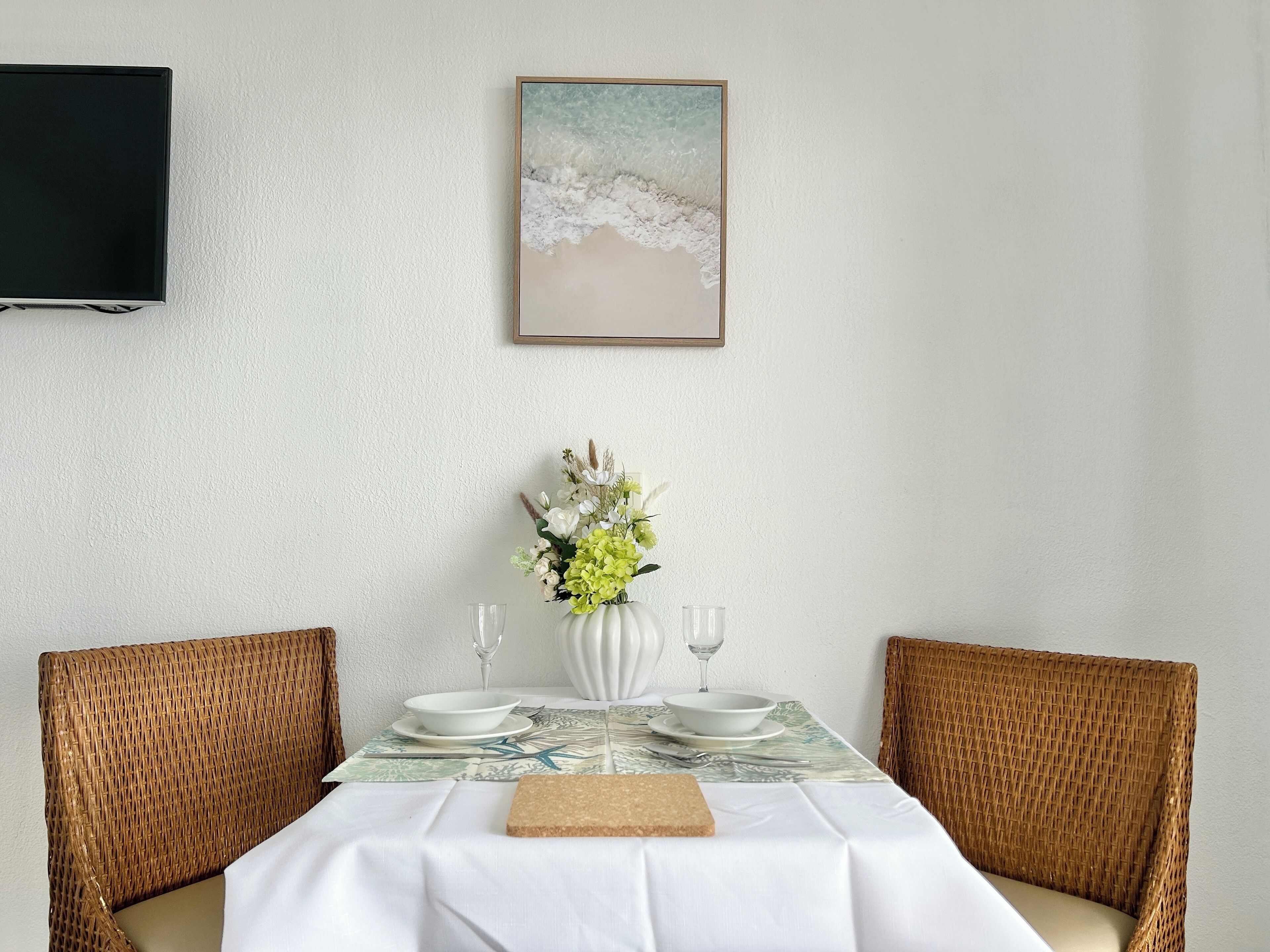 Chambre Supérieure, balcon, vue mer | Restauration dans la chambre