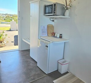 高級客房, 露台, 海景 | 私人廚房 | 雪櫃、微波爐、電熱水壺、多士爐