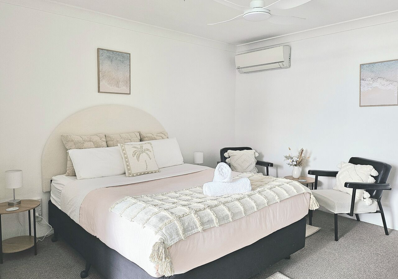 Ocean Glimpse - Queen Bed - NO Stairs