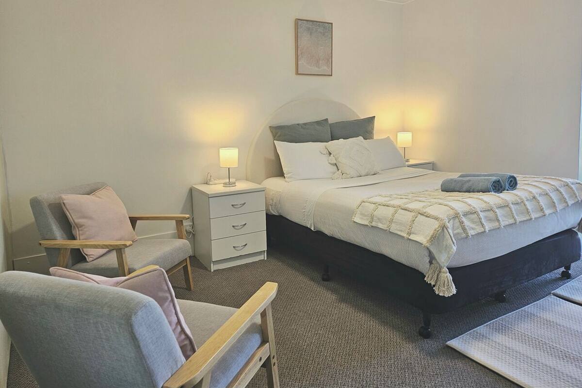 Double Bed-Ocean Glimpse-No Stairs