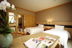 Deluxe Twin Room | Premium bedding, down comforters, minibar, desk
