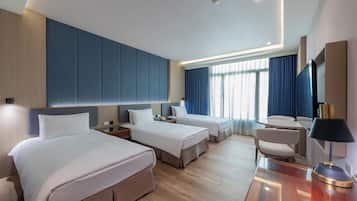Ropa de cama de alta calidad, cubrecamas, escritorio y wifi gratis