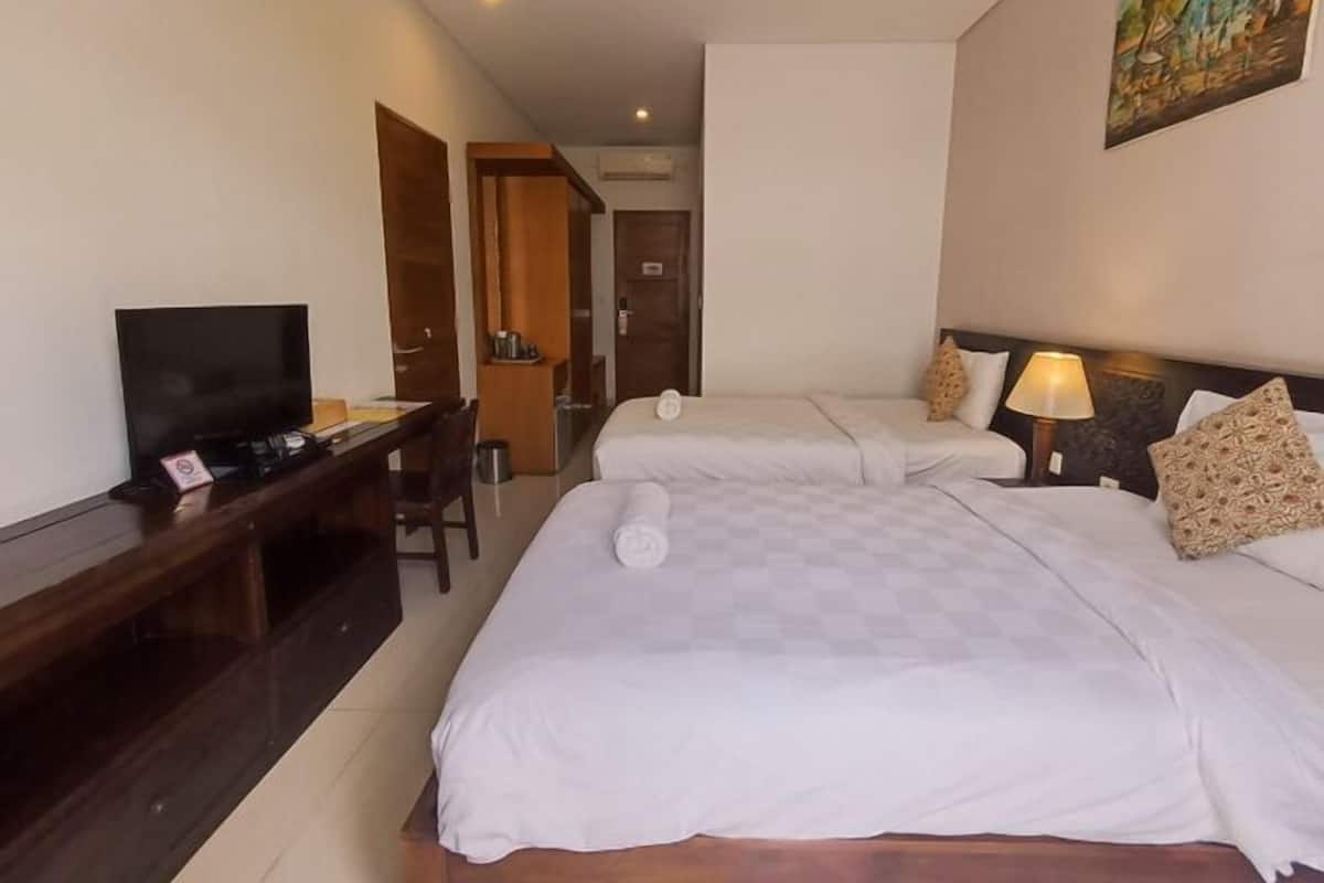 Hochwertige Bettwaren, Minibar, Zimmersafe, Schreibtisch