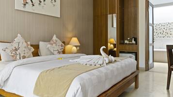 Deluxe Room Pool Side | Premium bedding, minibar, in-room safe, individually decorated