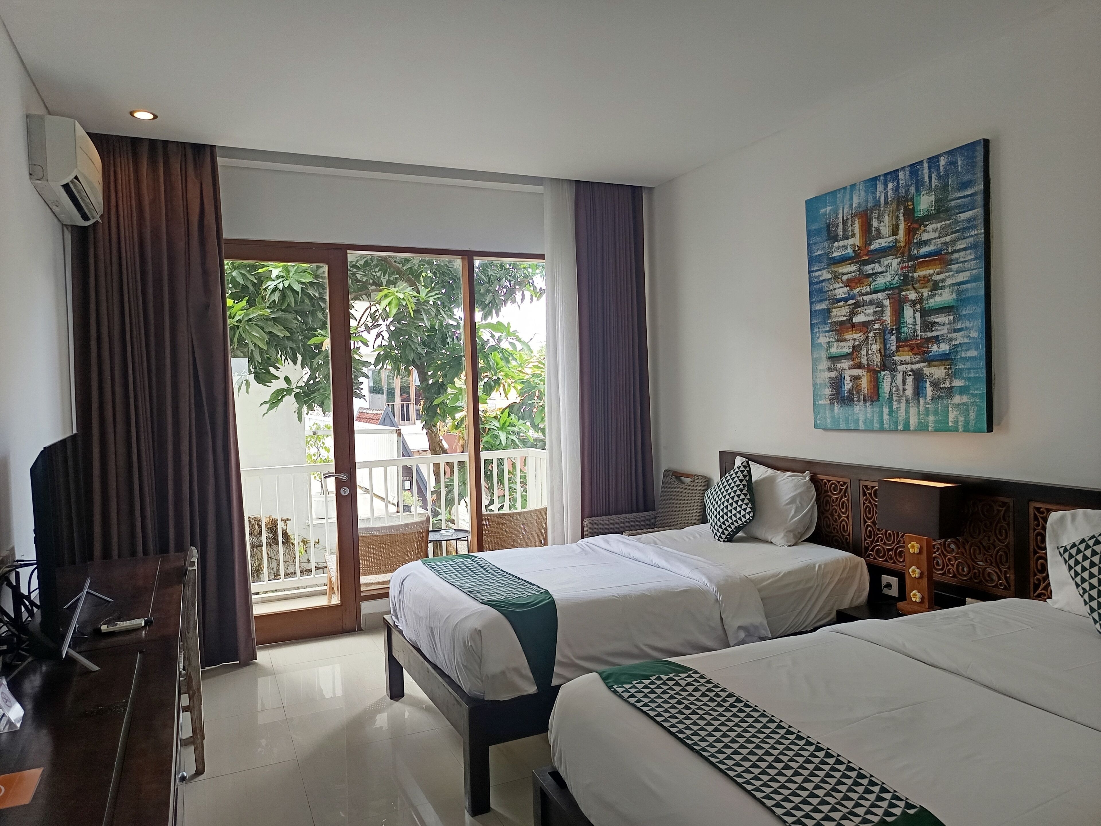 Superior Twin Room | Premium bedding, minibar, in-room safe, individually decorated