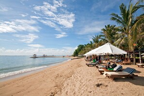 Beach nearby, white sand - Abian Harmony Hotel & Spa (Denpasar)