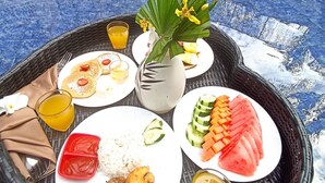 Frokostbuffé hver dag (mot et tillegg)