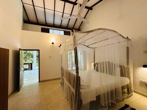 Habitación doble estándar, aire acondicionado, vista al jardín | Ropa de cama de alta calidad y caja de seguridad en la habitación