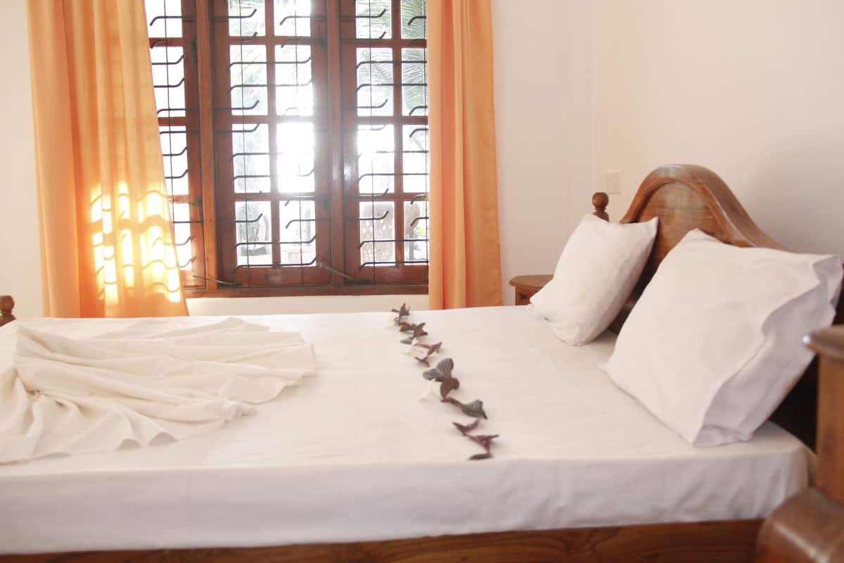 Deluxe Double Room, Air conditioning, Ocean View | Premium bedding, in-room safe, desk, laptop workspace