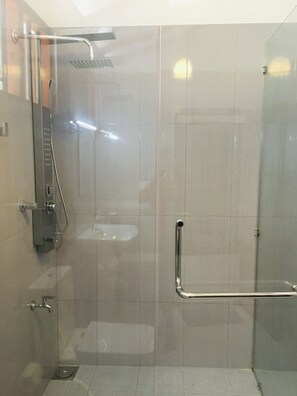 Luxury Double Room, Kitchen, Garden View | Bathroom shower - Ocean View (Bentota)
