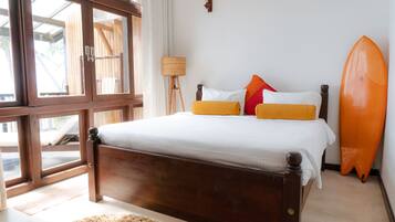 Suite Supérieure, balcon, vue mer | Coffres-forts dans les chambres, décoration personnalisée, bureau