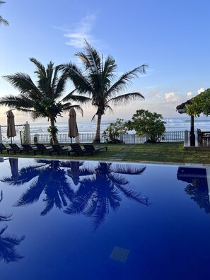 Outdoor pool - Surf Station (Ahangama)