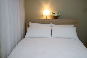 Camera con 2 letti singoli | Biancheria da letto di alta qualità, copriletto in piuma