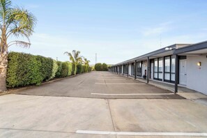 Front of property - Colac Central Hotel Motel (Colac)