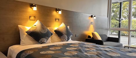 Chambre avec lits jumeaux | Rideaux occultants, fer et planche Ă repasser, Wi-Fi gratuit
