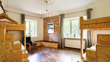 Shared Dormitory (Czarny)