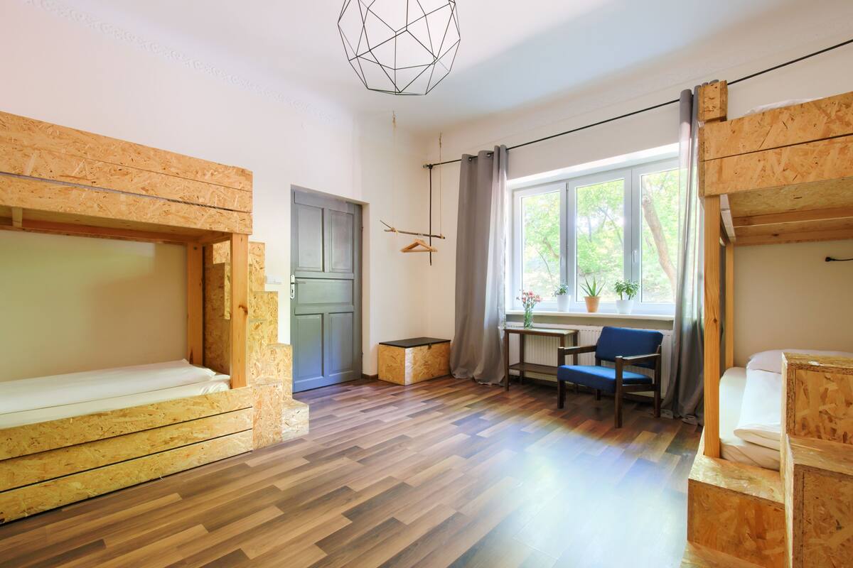 Shared Dormitory (Drewniany) | Premium bedding, in-room safe, iron/ironing board