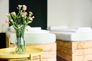 Premium bedding, in-room safe, iron/ironing board, rollaway beds - Lull Hostel (Warsaw)