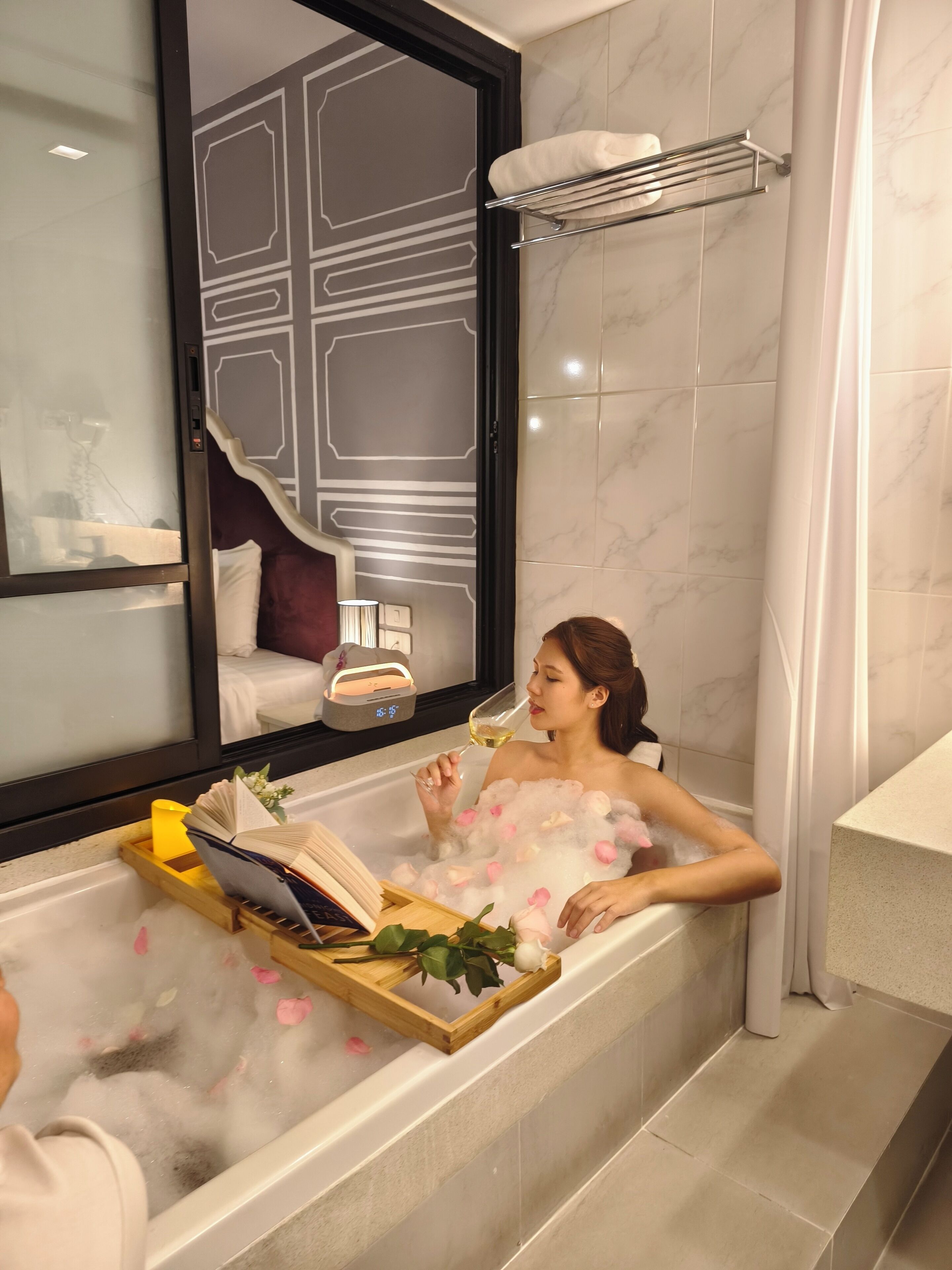 迷你吧、客房内保险箱、办公桌、遮光窗帘