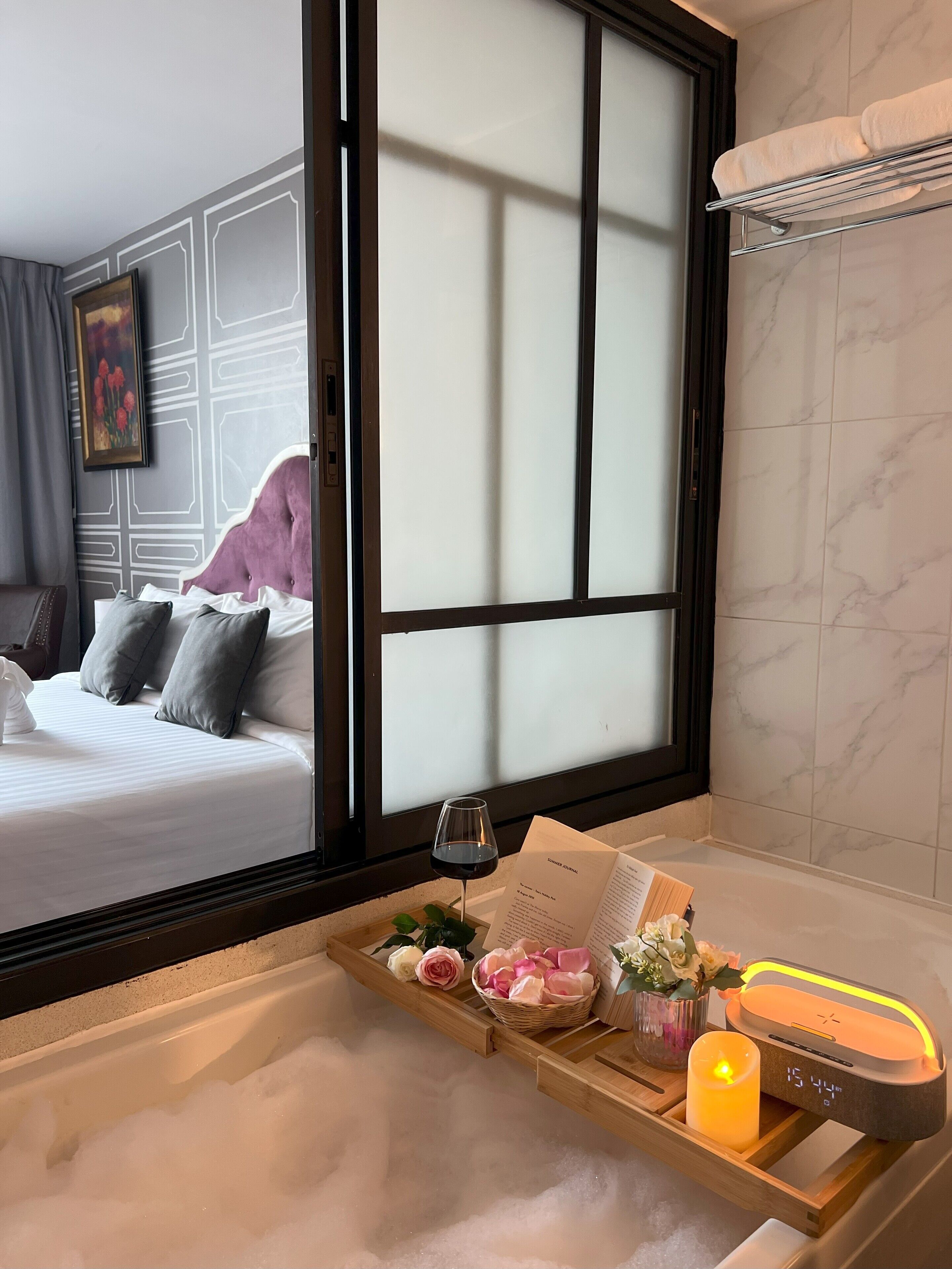 免费洗浴用品、吹风机、浴袍、拖鞋