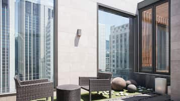 Crown Park Suite with Private Terrace & Hot tub(Highest Floor) | Terrace/patio
