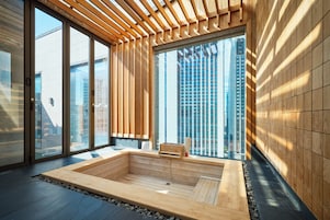 Crown Park Suite with Private Terrace & Hot tub(Highest Floor) | Terrace/patio