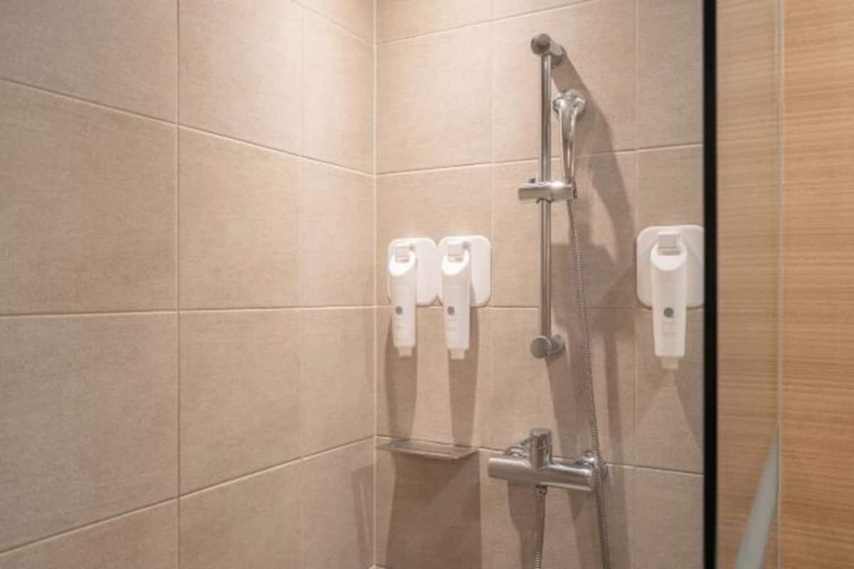 Bathroom | Free toiletries, hair dryer, bathrobes, slippers